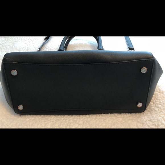 Authentic Michael Kors satchel! - Picture 4 of 6